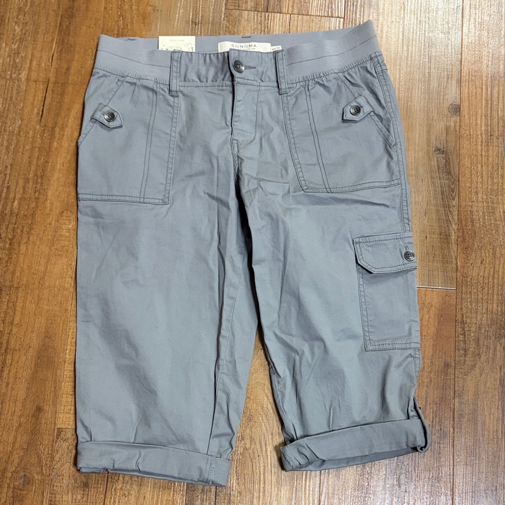 Sonoma Gray mid rise cargo capris size 6P